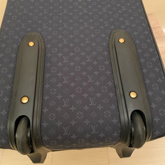 Authentic Louis vuitton pegase 55 carry on suitcase - Picture 7 of 11